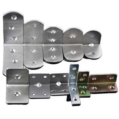 Supplementi di metallo ad alta resistenza per gli angoli stampaggio taglio preciso montaggio sicuro rivestimento resistente alla corrosione